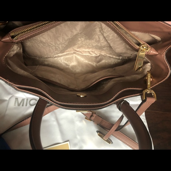 Michael Kors NWT Vintage Hannah Lg Quilted Lea… - Picture 8 of 10